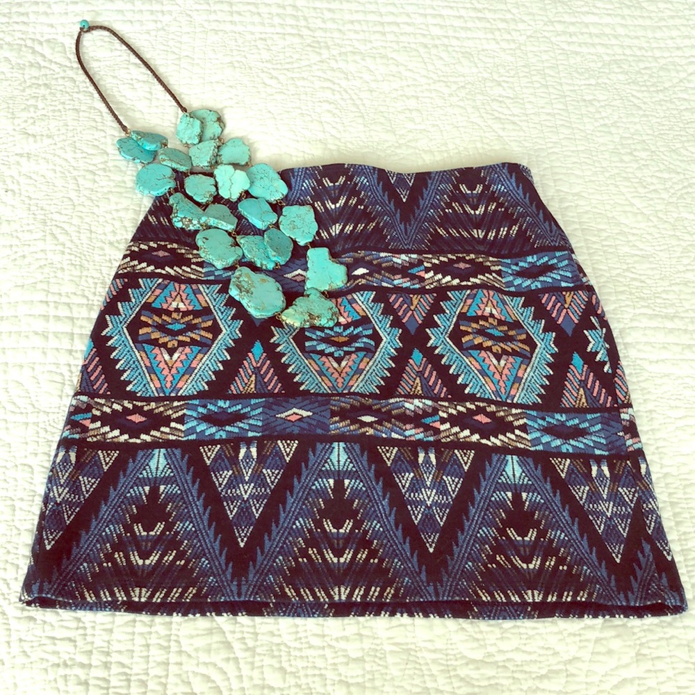 Hollister Aztec Mini Skirt  size Small 💕